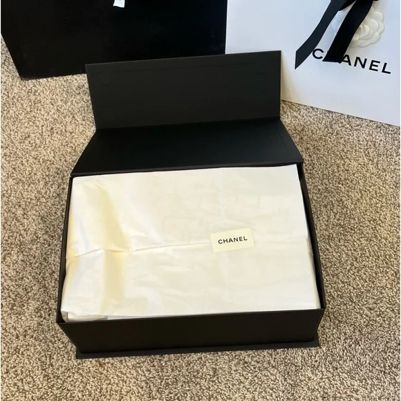 ❌SOLD❌ CHANEL 24A Light Pink & Black CC Logo baseball cap hat NEW with TAGS - Picture 12 of 12